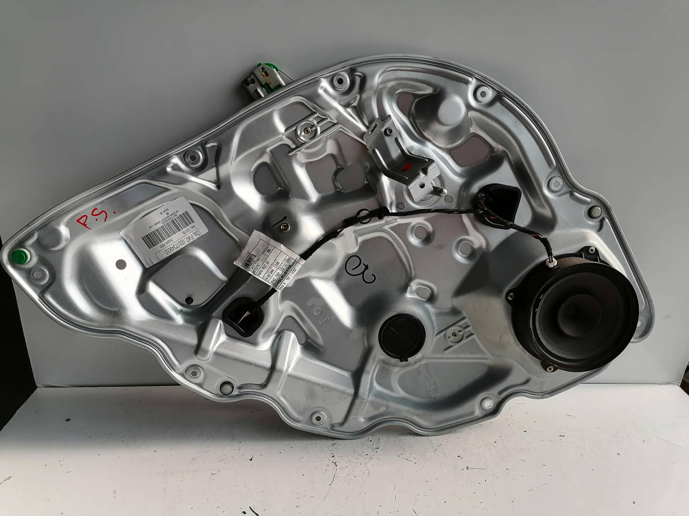 Alzacristallo elettr. porta post. sx.